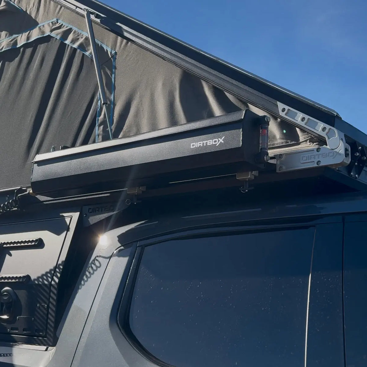 Side Hanging Pressurized Water Tank Dirtbox Overland