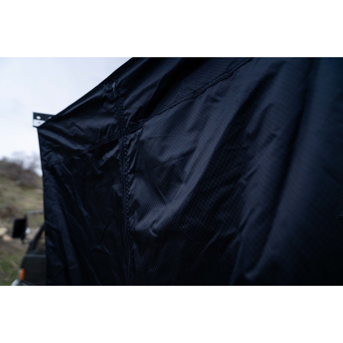 ROAM-AWN-SHOWER-BLK