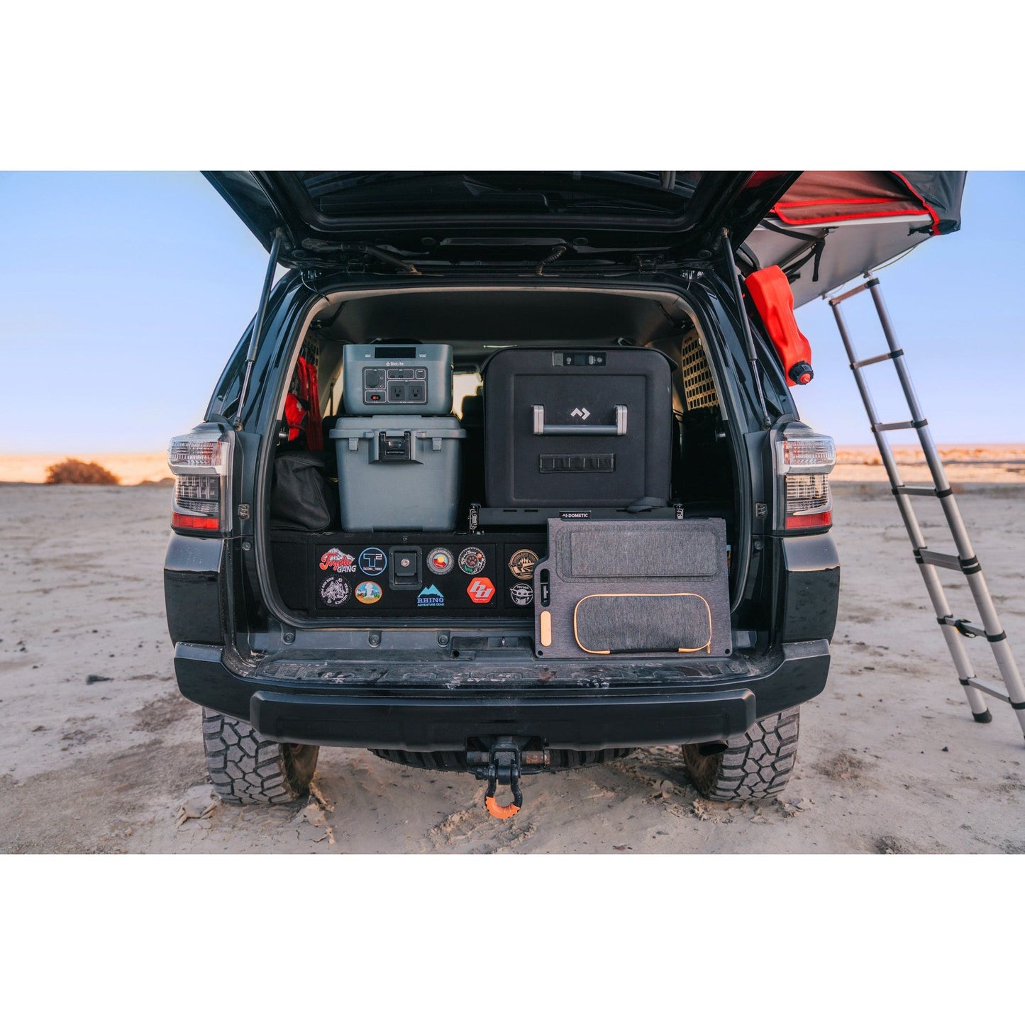 SolarPanel100_lifestyle_2.jpg