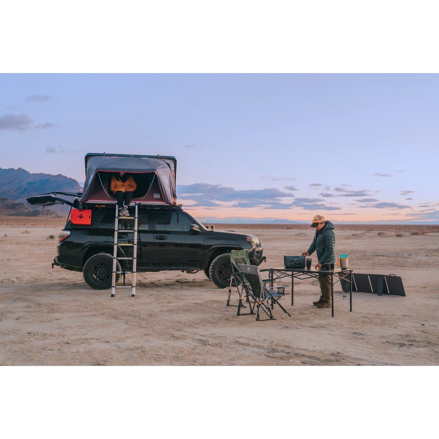 Overland_BaseCharge1500_lifestyle_5.jpg