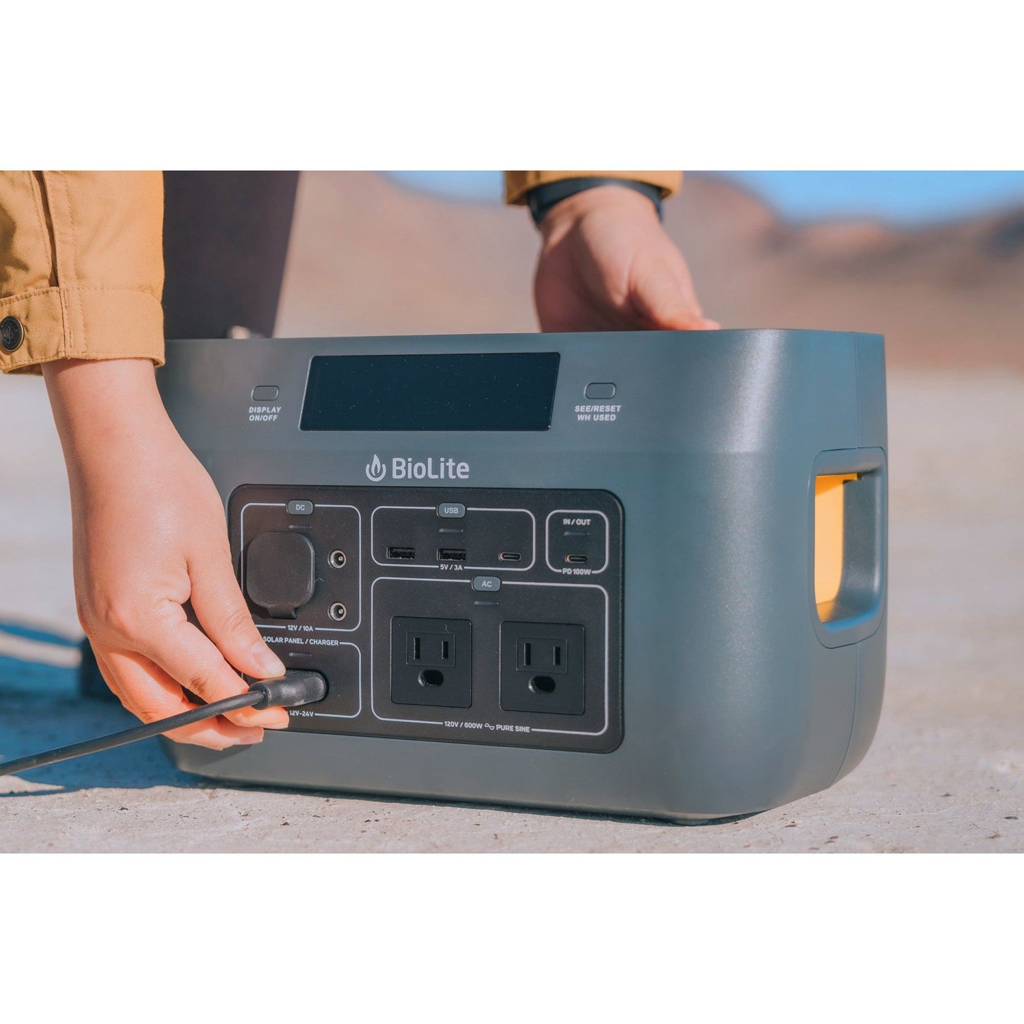 Overland_BaseCharge600_lifestyle_3.jpg