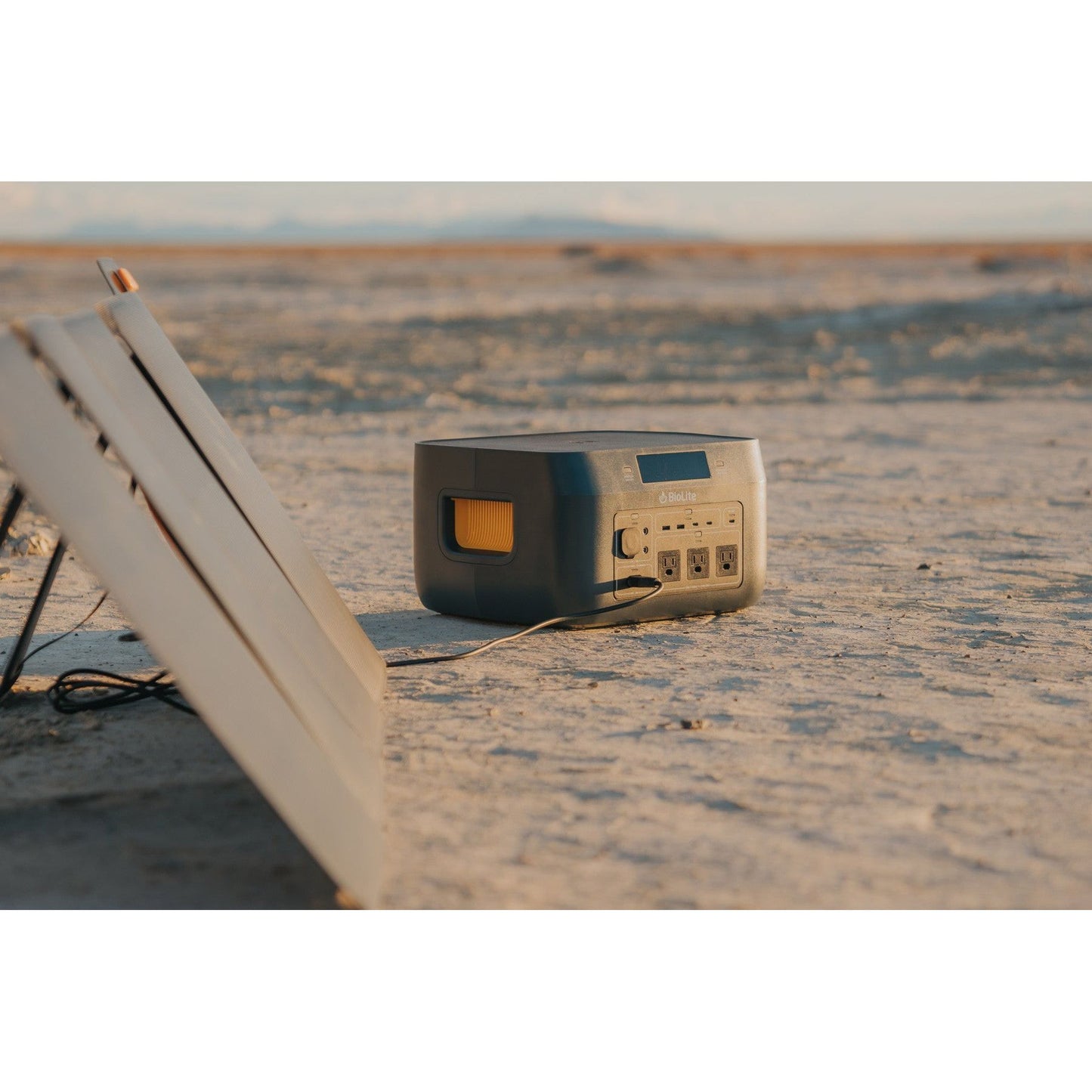BaseCharge1500_lifestyle_1.jpg
