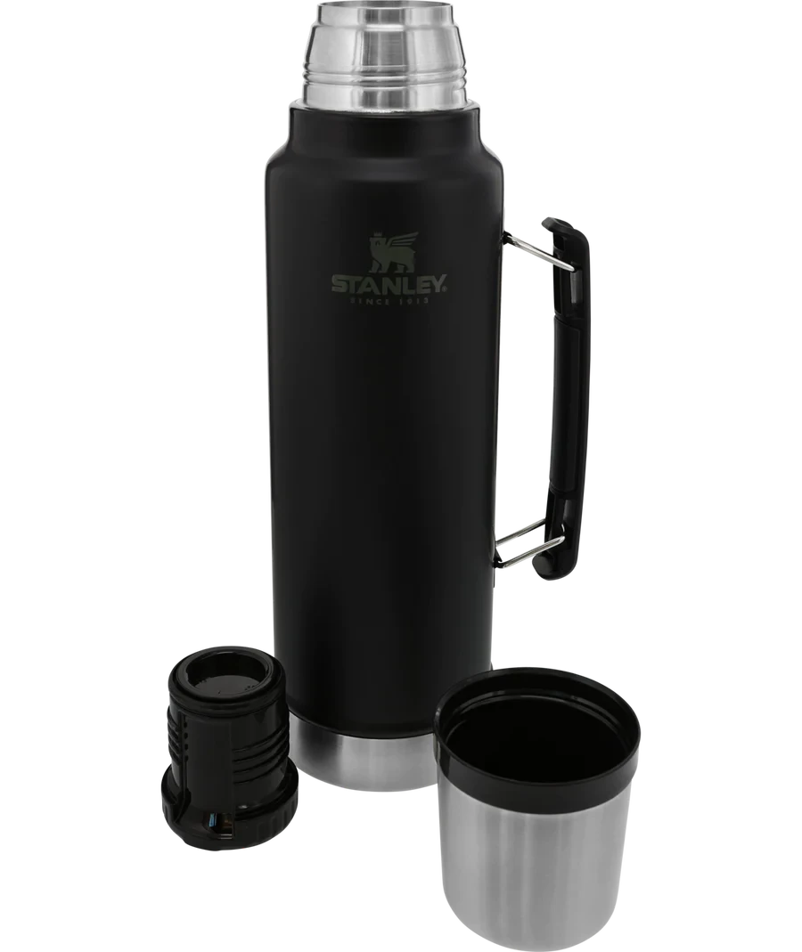 B2B_Web_PNG-Classic-Legendary-Bottle-1-5qt-Matte-Black_fd106ae2-5852-4507-b7b5-3a6da0e7ce0
