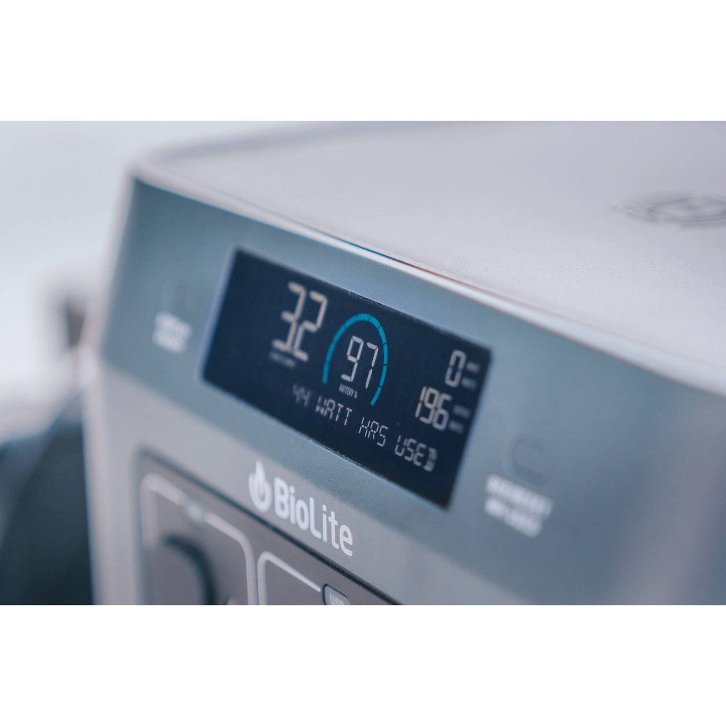 Display_BaseCharge600_lifestyle_1.jpg