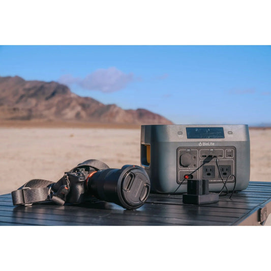 Overland_BaseCharge600_lifestyle_1.jpg