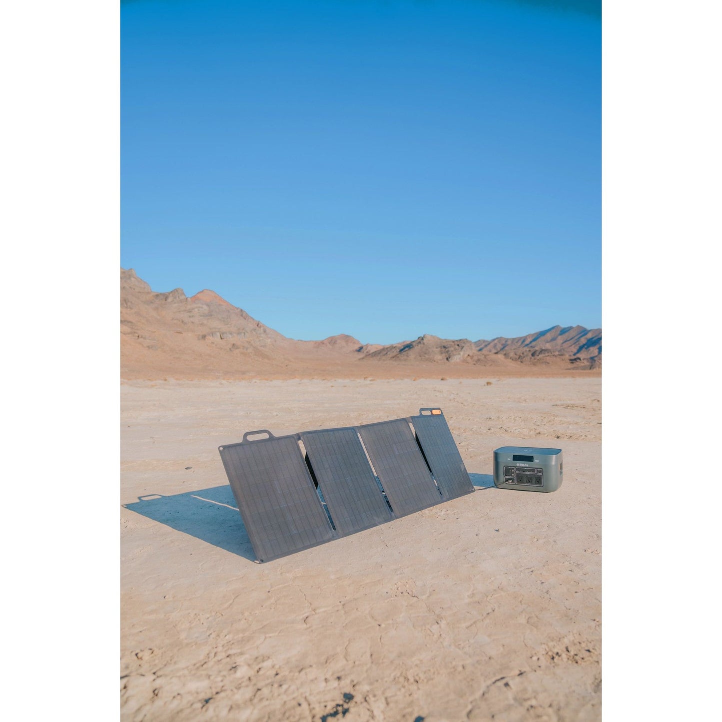 SolarPanel100_lifestyle_5.jpg