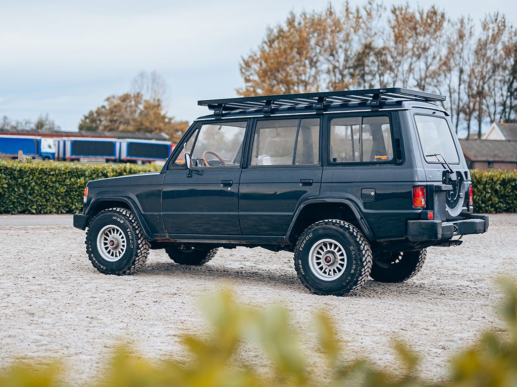 Mitsubishi Pajero L040 (1982-1990) Slimline II Roof Rack Kit Front Runner