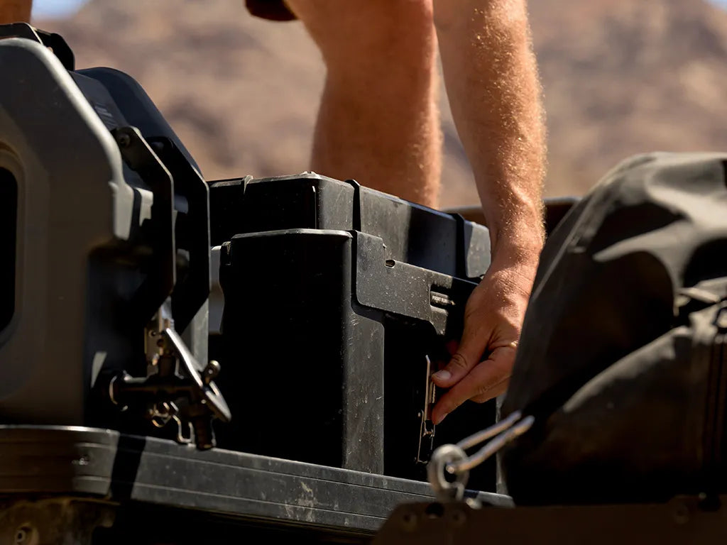 Front Runner Wolf Pack Pro Rack Mounting Bracket / MKII Front Runner