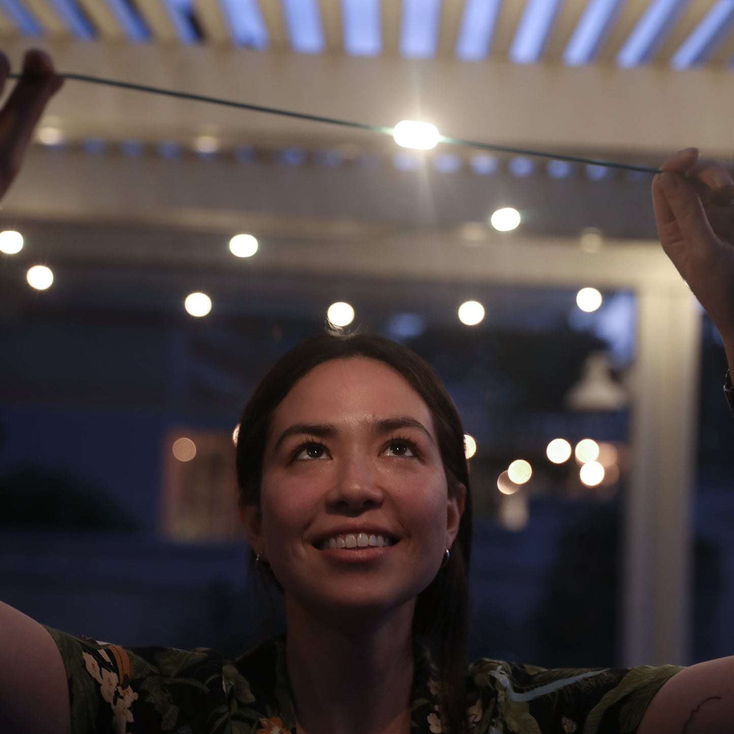 Solar String 18' Portable String Lights & Mobile Charger