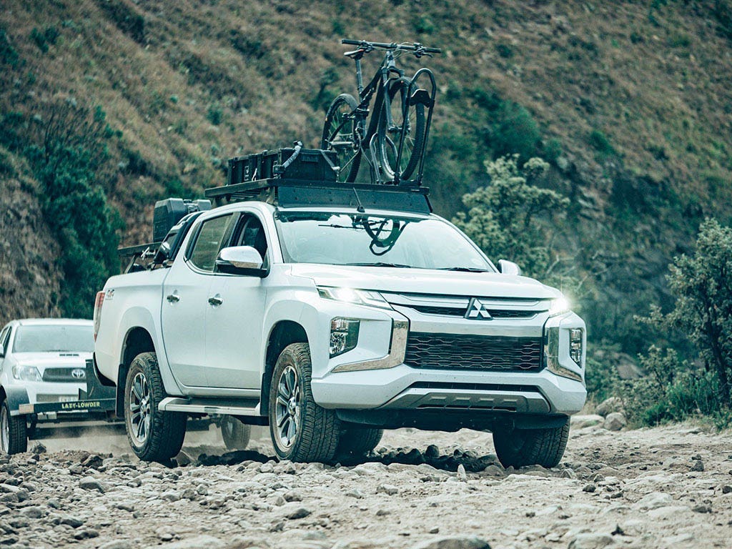 Mitsubishi Triton/L200 / 5th Gen (2015-2023) Slimline II Roof Rack Kit Front Runner