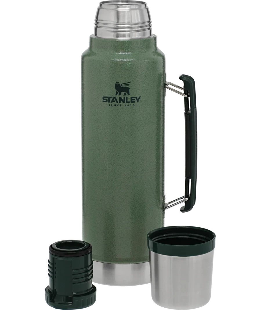 B2B_Web_PNG-Classic-Legendary-Bottle-1-5qt-Hammertone-Green_c0116a3f-0251-4fdf-b7f9-d81f2a