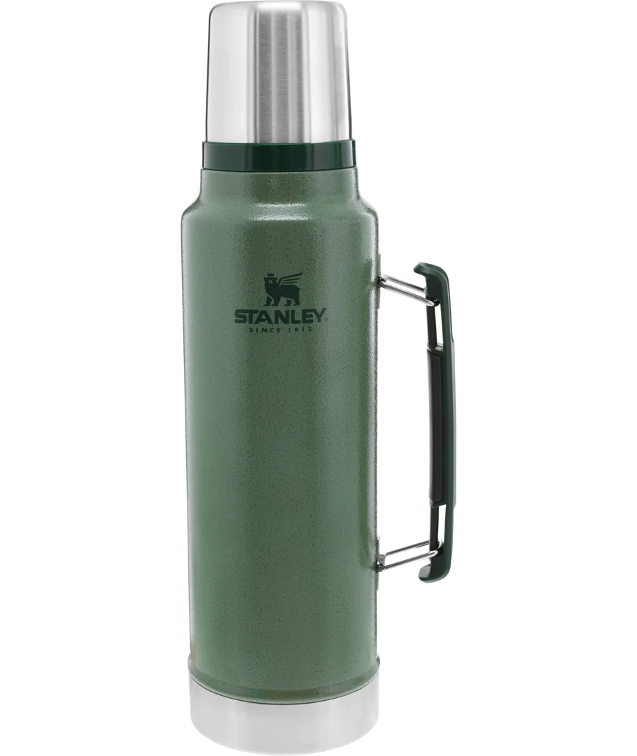 B2B_Web_PNG-Classic-Legendary-Bottle-1-5qt-Hammertone-Green_900x.webp